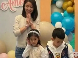 49 岁林心如素颜遛娃被拍！8岁女儿颜值惊艳，豪门日常这么接地气-振兴资源分享网
